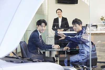 數(shù)字技術(shù)在汽車服務(wù)行業(yè)中的應(yīng)用 韓語客戶咨詢與汽車信息服務(wù)的智能化變革